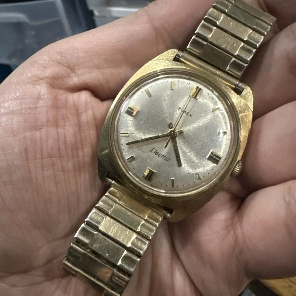 Working Vintage Timex Electic Mens Watch 34mm Quartz New Battery Gold Tone 7.5in